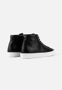 kūlson Black Salt Sneaker Schwarzes Rindsleder Recycelte Sohle Handmade Portugal — Ansicht 4