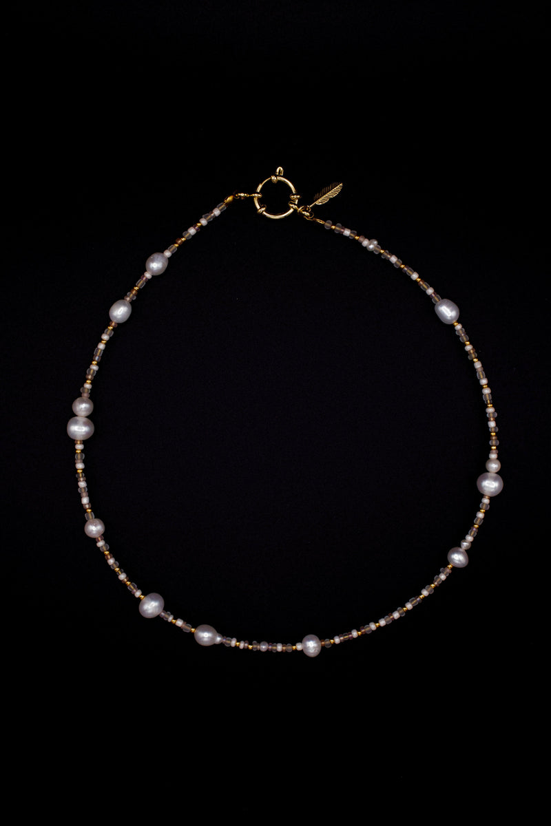 Laureline Pearl Necklace – Handmade Elegance | Miyuki & Freshwater Pearls — Ansicht 2