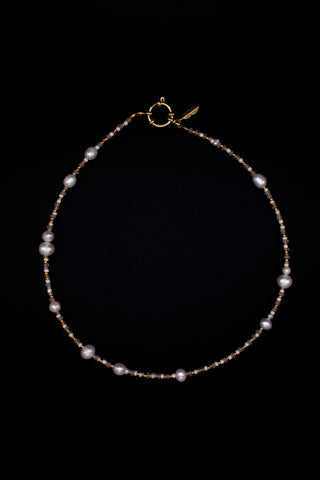 Laureline Perlenkette – Handgefertigte Eleganz | Miyuki- & Süßwasserperlen | Edelstahlverschluss