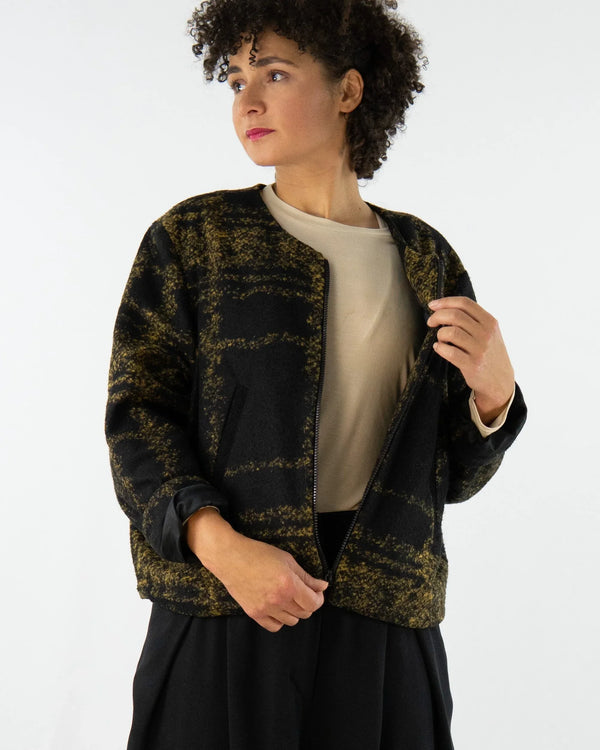 GOLDA Crop Jacket – Minimalist transitional jacket made from deadstock, Made in Berlin