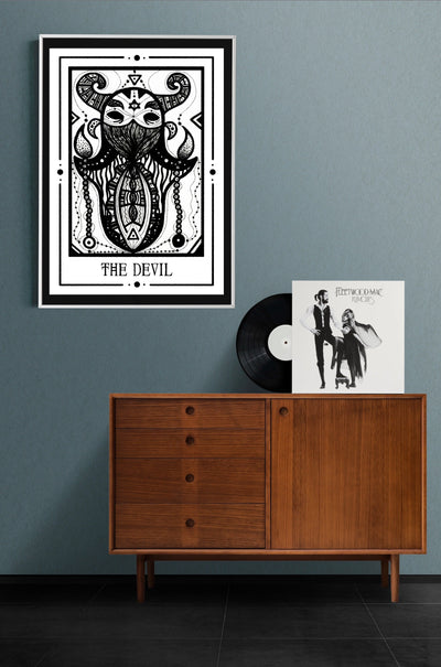 The Devil Mystic Tarot Poster – Handgestaltung von Tiny Mystic Creatures