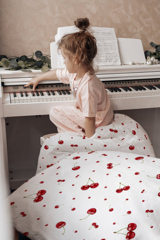 Kirschen Premium Kinderbettwäsche – Handgemalt | OEKO‑Tex | Sommerfrisch