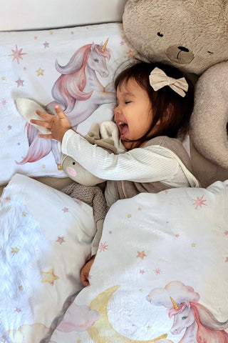 Leslis Kinderbettwäsche „Sternen Einhorn“ – Satin | Musselin | OEKO‑TEX