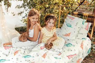 Kinderbettwäsche „Little Dino“ – OEKO‑Tex Baumwolle | Musselin/Satin | Handgefertigt