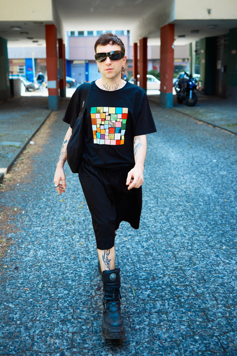Mosaic Square T-Shirt Multicolor Foil – Unisex Straight Cut — Ansicht 5