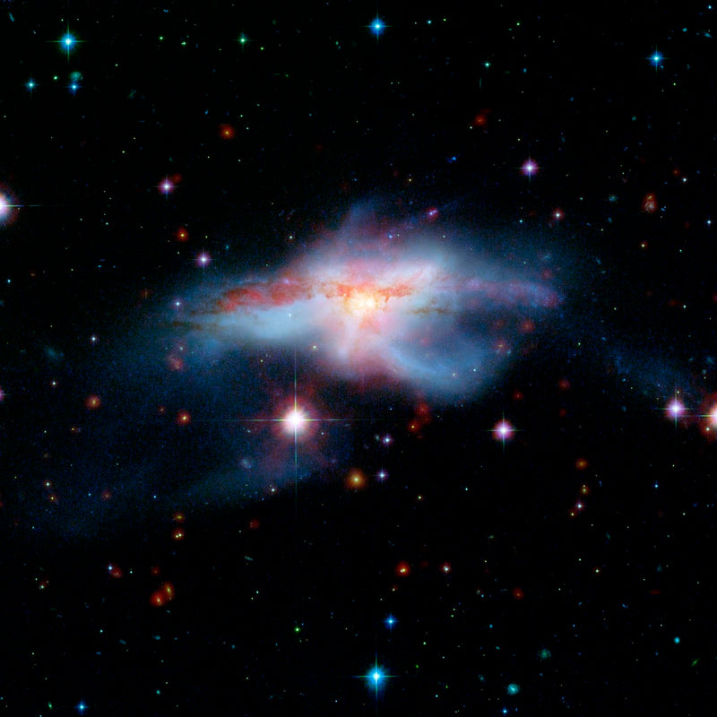 Pair of Colliding Galaxies Poster – NASA Fotografie Kunstdruck — Ansicht 3