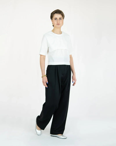 NEUTH Lyocell Twill Pleated Trousers – deep black, high waist, Made in Berlin