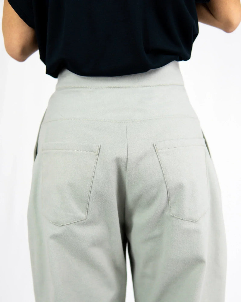 NEUTH Pleated Trousers Organic Cotton Flannel High Waist Made in Berlin — Ansicht 9