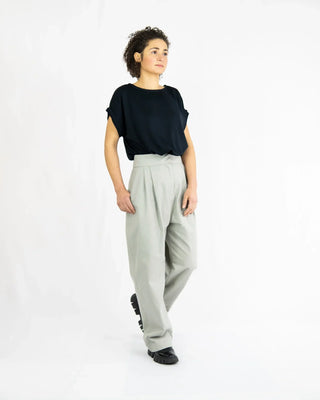 NEUTH, Bundfaltenhose aus Bio-Baumwoll-Flanell | hoher Bund | Made in Berlin