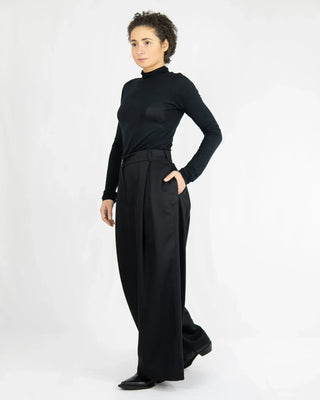 SMART, lange Bundfaltenhose aus Lyocell-Twill | Circular Fabric Standard | Made in Berlin