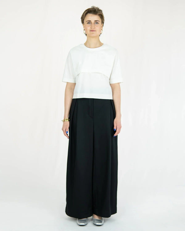 SMART pleated trousers in lyocell twill | High-waisted | Made in Berlin