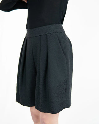 ANTILI - hoch taillierte Bermuda aus Jacquard | Circular Fabric Standard | Made in Berlin