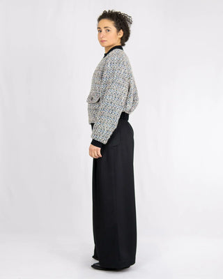 COCO, sporty-feminine blouson | Back pleat | Circular Fabric Standard