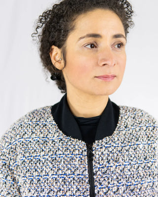 COCO, sporty-feminine blouson | Back pleat | Circular Fabric Standard