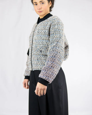 COCO, sporty-feminine blouson | Back pleat | Circular Fabric Standard