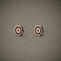 Wooden Stud Earrings | Hexagon N°1 – Handmade — Ansicht 2