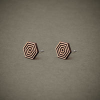 Wooden Stud Earrings Hexagon N°2 | FEINFORMART — Ansicht 2