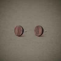 Smoked Oak Stud Earrings | Handmade — Ansicht 2