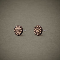 Wooden Flower Stud Earrings - Handmade — Ansicht 2