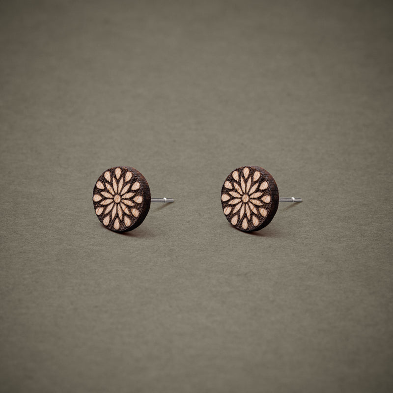 Wooden Flower Stud Earrings - Handmade — Ansicht 2