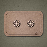 Wooden Flower Stud Earrings - Handmade — Ansicht 1