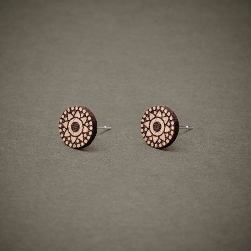 Wooden Stud Earrings Sun Star – FEINFORMART Handmade — Ansicht 2