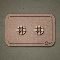 Wooden Stud Earrings Geometric Flower Light - Handmade — Ansicht 1