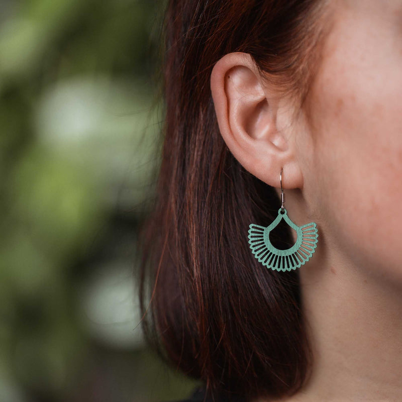 "Boho" Wooden Dangle Earrings – Feather-light & Hypoallergenic — Ansicht 7