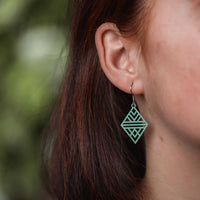 Tribal Echo Wooden Drop Earrings – feather-light, delicate, hypoallergenic — Ansicht 7