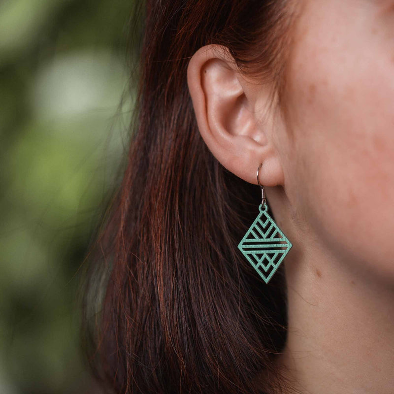 Tribal Echo Wooden Drop Earrings – feather-light, delicate, hypoallergenic — Ansicht 7