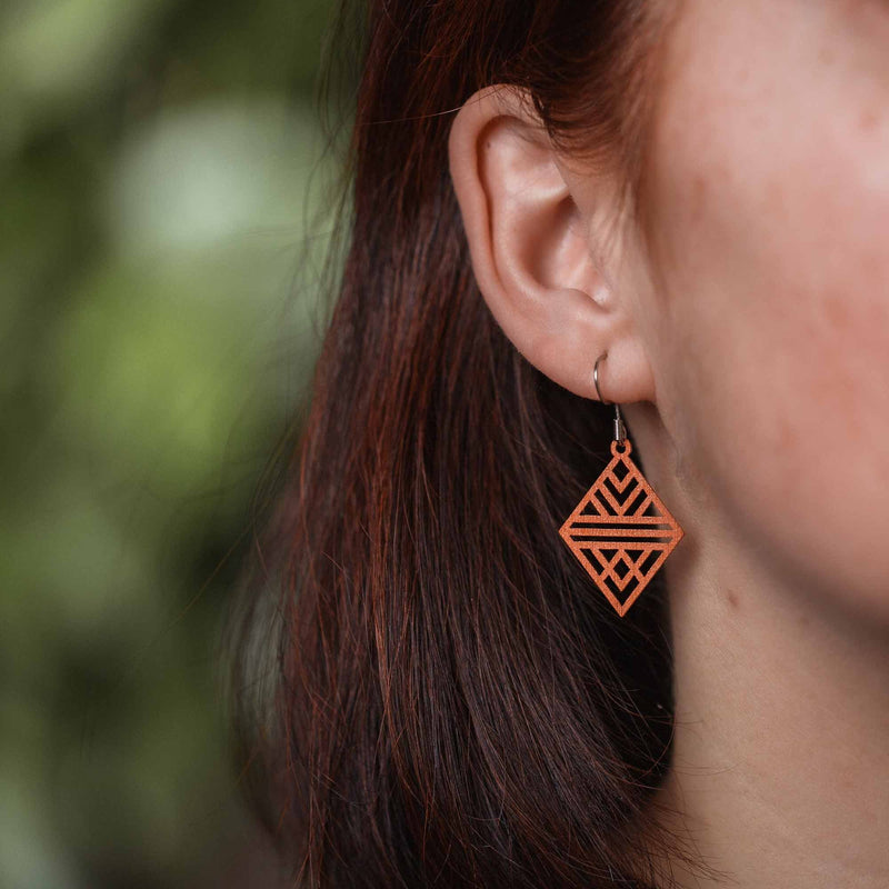 Tribal Echo Wooden Drop Earrings – feather-light, delicate, hypoallergenic — Ansicht 12