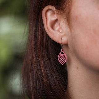 „Leaf“ Ohrhänger aus Holz – federleicht | filigran | antiallergen