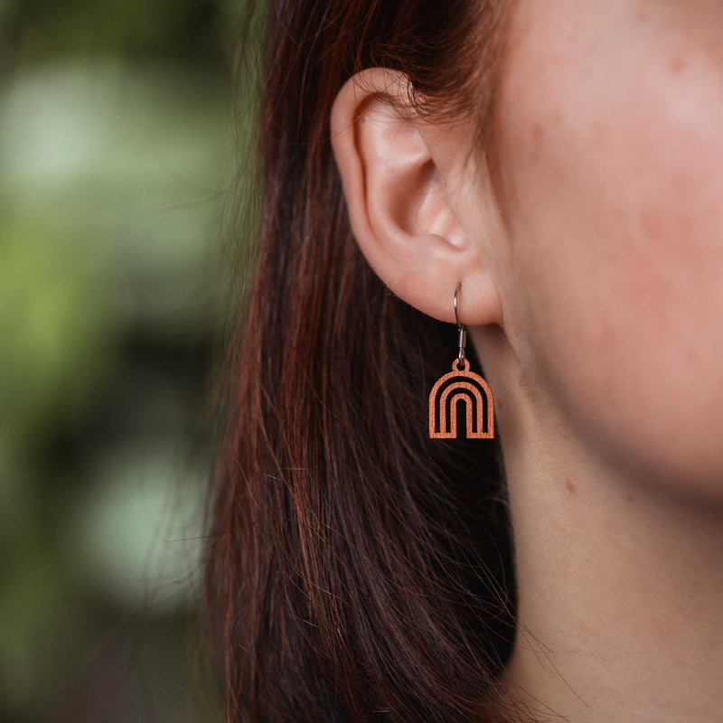 Rainbow Wooden Earrings - feather-light, delicate, hypoallergenic — Ansicht 2