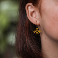 Flower Lotus Wooden Drop Earrings – feather-light and anti-allergenic — Ansicht 27