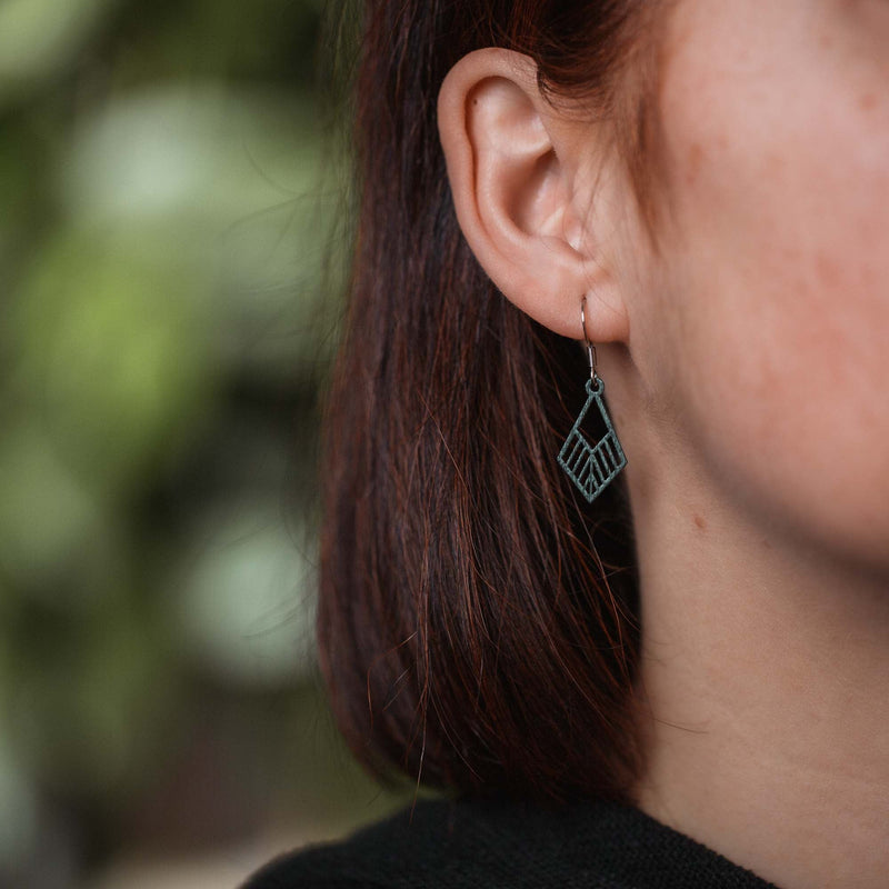Tribe mini wooden earrings – feather-light, delicate, hypoallergenic — Ansicht 2