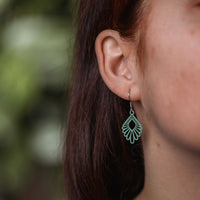 Mindful Mini Wooden Drop Earrings – feather-light, delicate, hypoallergenic — Ansicht 7