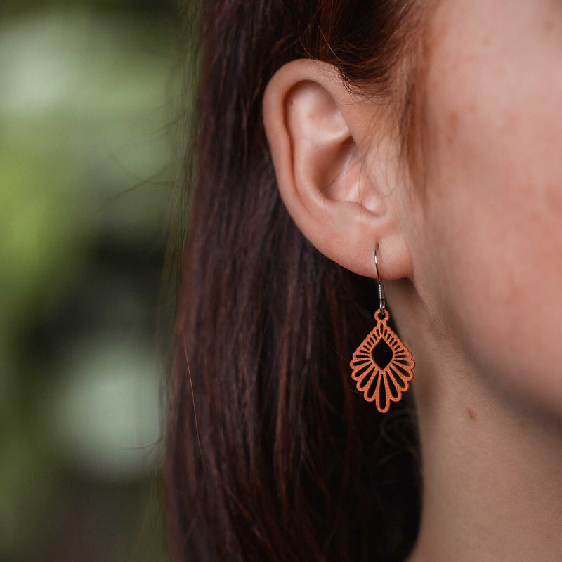 Mindful Mini Wooden Drop Earrings – feather-light, delicate, hypoallergenic — Ansicht 12