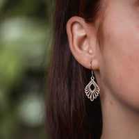 Mindful Mini Wooden Drop Earrings – feather-light, delicate, hypoallergenic — Ansicht 17