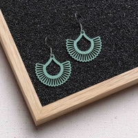 "Boho" Wooden Dangle Earrings – Feather-light & Hypoallergenic — Ansicht 6