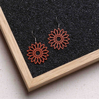 Flower Wooden Drop Earrings – feather-light, delicate, hypoallergenic — Ansicht 11