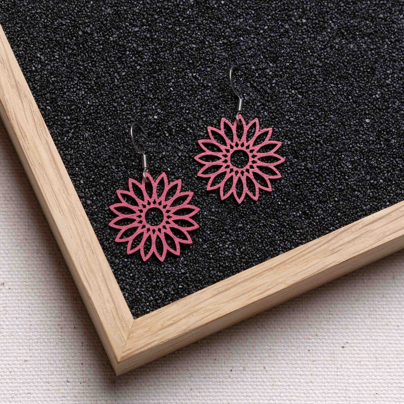 Flower Wooden Drop Earrings – feather-light, delicate, hypoallergenic — Ansicht 31
