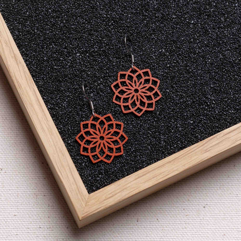 "Mandala" Wooden Earrings – feather-light, delicate, hypoallergenic — Ansicht 21