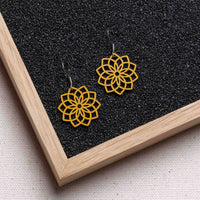 "Mandala" Wooden Earrings – feather-light, delicate, hypoallergenic — Ansicht 6