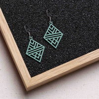 Tribal Echo Wooden Drop Earrings – feather-light, delicate, hypoallergenic — Ansicht 6