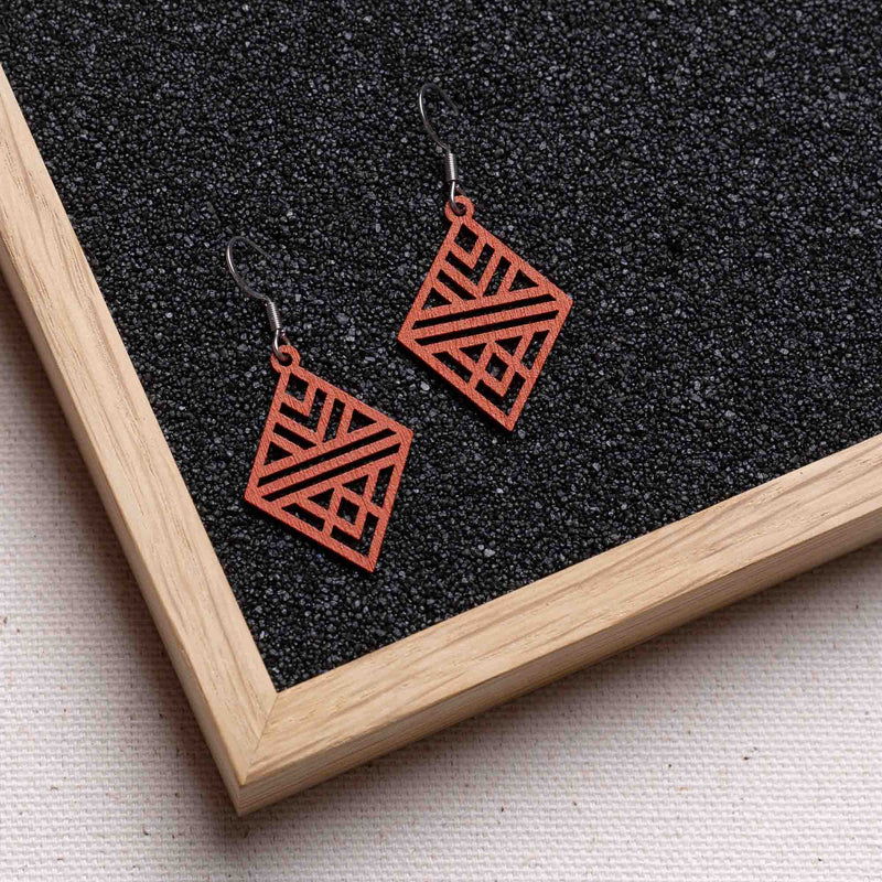Tribal Echo Wooden Drop Earrings – feather-light, delicate, hypoallergenic — Ansicht 11