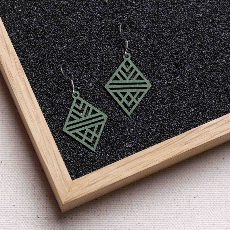 Tribal Echo Wooden Drop Earrings – feather-light, delicate, hypoallergenic — Ansicht 16