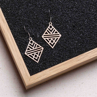 „Tribal Echo“ Ohrhänger aus Holz – federleicht | filigran | antiallergen