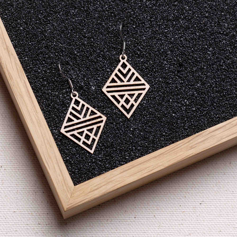 Tribal Echo Wooden Drop Earrings – feather-light, delicate, hypoallergenic — Ansicht 21
