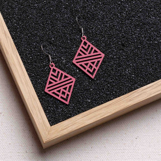 „Tribal Echo“ Ohrhänger aus Holz – federleicht | filigran | antiallergen