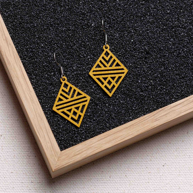 Tribal Echo Wooden Drop Earrings – feather-light, delicate, hypoallergenic — Ansicht 26